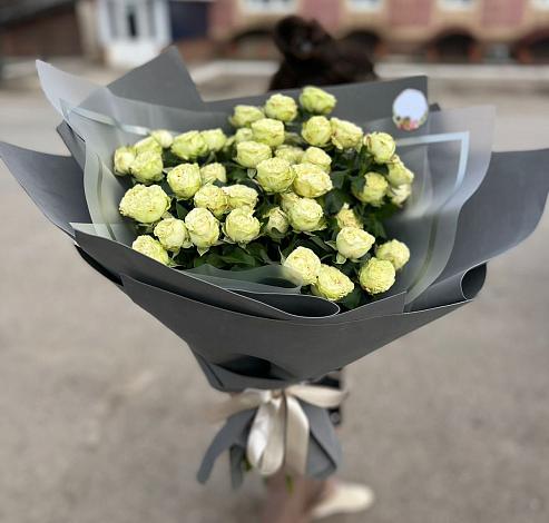 Букет Белые кустовые розы Солинеро в Незамаевской