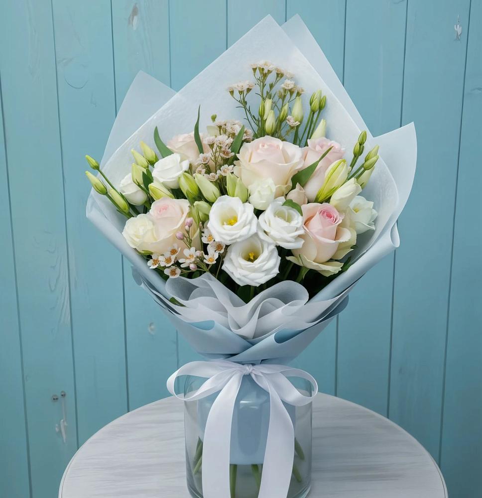 Букет цветов из: Розы и Лизиантусы в Незамаевской