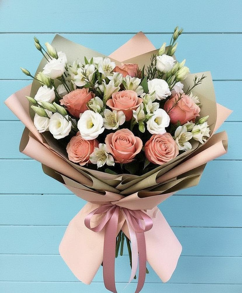 Букет цветов из: Розы, Альстромерии и Лизиантусы в Незамаевской