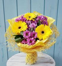 Букет цветов из:  Хризантемы и Герберы в Незамаевской