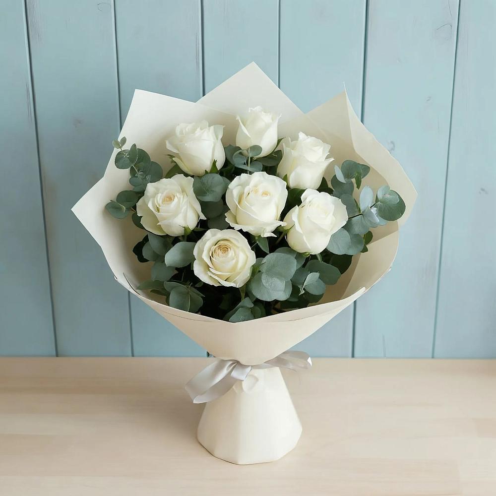 Букет Белые розы в Эвкалипте в Незамаевской