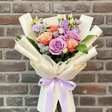 Букет цветов из:  Лизиантусы и Розы в Незамаевской