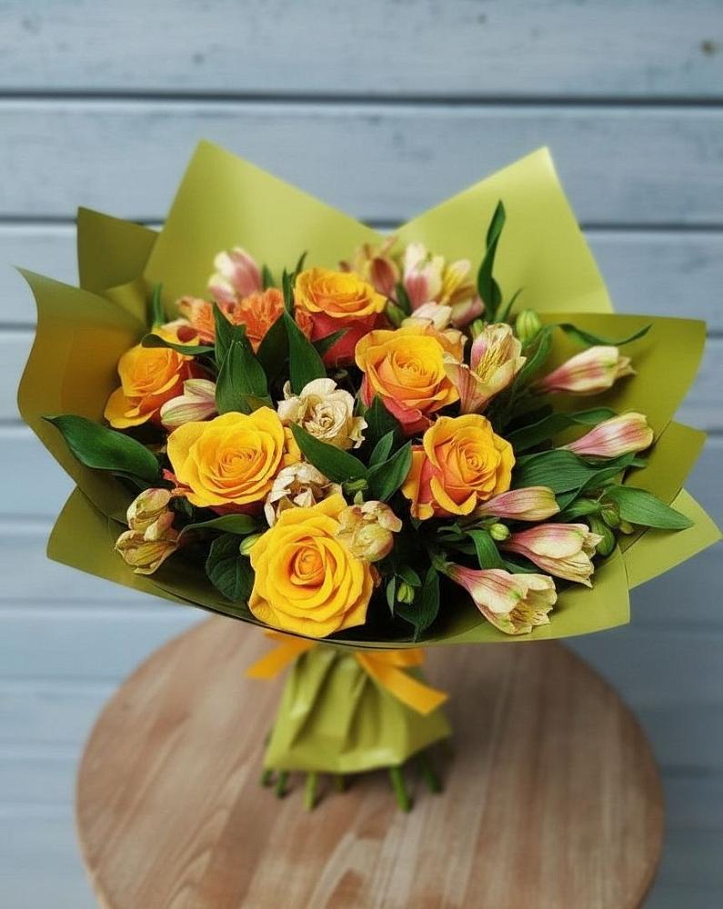 Букет цветов из: Альстромерии и Розы в Незамаевской