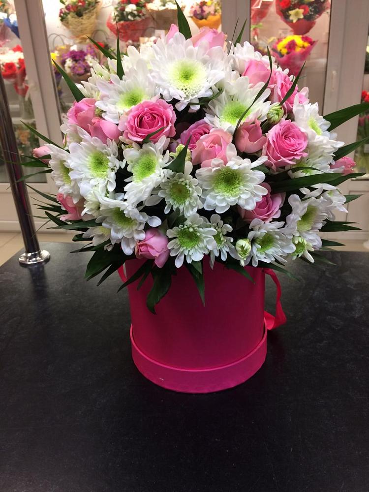 Цветочная композиция из Розы и Хризантемы в шляпной коробке в Незамаевской