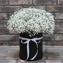 Цветочная композиция из Гипсофила в шляпной коробке в Незамаевской