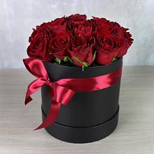 Цветочная композиция из Розы в шляпной коробке в Незамаевской