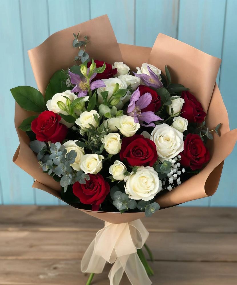 Букет цветов из: Розы и Альстромерии в Незамаевской