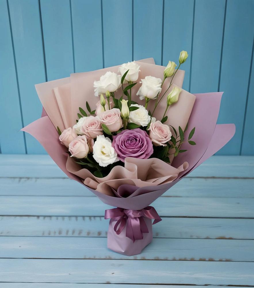 Букет цветов из: Розы и Лизиантусы в Незамаевской